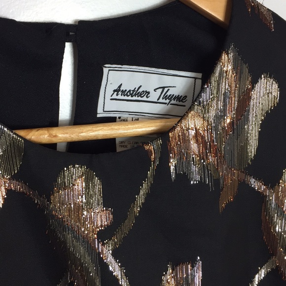 🍍Metallic Floral Top - Picture 2 of 4